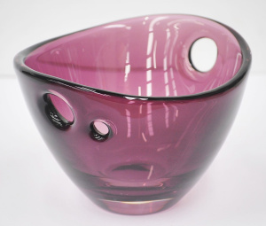 Lot 226 - Mid Century Murano Art Glass - Fulvio Bianconi Amethyst bowl with thr