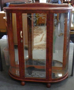 Lot 035 - Vintage mid-century demilune mirror-backed display cabinet w 2 glass s