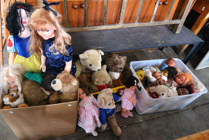 Lot 050 - 3 x Boxes Vintage Dolls, Teddy Bears & Soft Toys inc Mattel Super