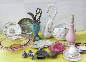 Lot 112 - Mixed Group lot inc Large Vintage Peach glass bowl, German Pottery clo