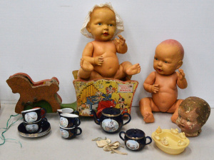 Lot 167 - Grp vintage toys - wooden Fisher Price Band wagon, 2 x celluloid Japan