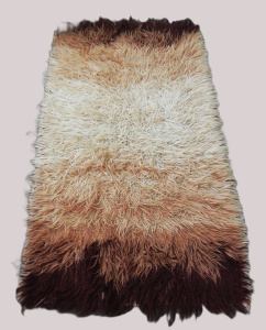 Lot 002 - Retro 1970s Flokati Rug, approx 17M L