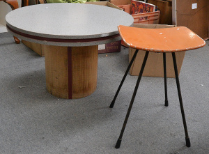 Lot 003 - 2 pieces of retro occasional furniture inc granite effect laminate top