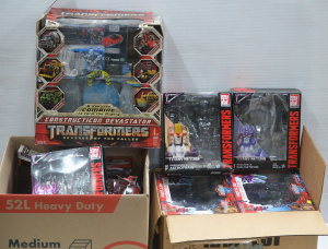 Lot 026 - 13 empty Transformer boxes & 2 cards inc Revenge of the Fallen, Re