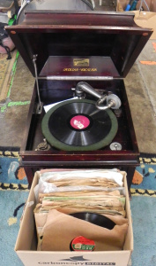 Lot 073 - Group lot inc Vintage 1920s Pianola Company Aeolian Vocalian Gramopho