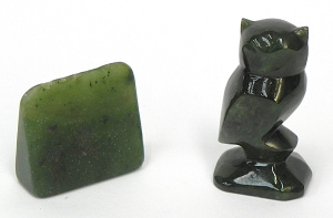 Lot 157 - 2 pces Jade inc Carved Owl 5cm H