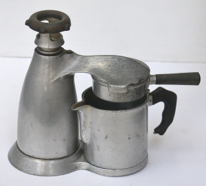 Lot 181 - Mid-century Italian Vesuviana aluminium stovetop percolator coffee mak