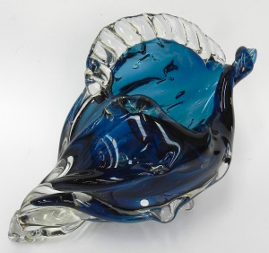 Lot 202 - Vintage Heavy Cobalt Blue Art Glass Shell Vase - Twisted body w Clear