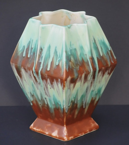 Lot 204 - Art Deco English Crown Devon Vase - Drip Glaze with star shaped top 21
