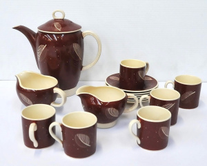 Lot 212 - Vintage Art Deco Modernist Susie Cooper 15 Piece part Coffee Set - Lea