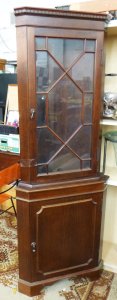 Lot 006 - Vintage 1980s Chippendale style Corner Cabinet - Lattice Work glass to