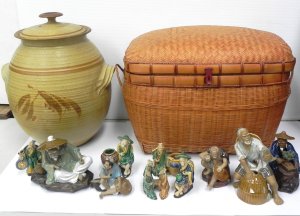 Lot 025 - Mixed lot inc vintage Cannie Ridge Harcourt Aus Pottery bread crock (4