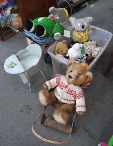 Lot 032 - Group Vintage Toys inc Large Box Soft Toys - Teddy Bears, Koalas Kooka