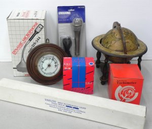 Lot 046 - Box of Mixed Boxed & Loose Items inc Boxed Dynamic Microphone Mode