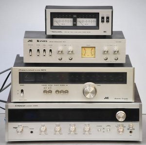 Lot 049 - Group of vintage audio equipment inc Realistic APM- 200 Peak & RMS