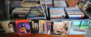 Lot 060 - Very large lot of 8 boxes of vintage vinyl LP records inc Simon &