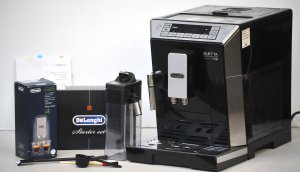 Lot 077 - Modern De'Longhi Eletta Cappuccino top automatic Coffee Machine w Latt