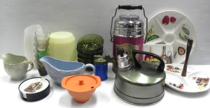 Lot 098 - Group Lot of mostly Retro Items inc, glass light shades, Japanese Chin