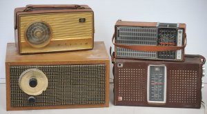 Lot 109 - 4 x vintage portable transistor radios inc 2 x Awa Radiola, National (