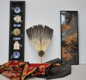 Lot 126 - Mixed Group lot inc 2 x Batik Wall hangings, Lge Chinese Feathered Fan