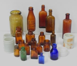 Lot 158 - Group lot vintage Coloured bottes inc Aust Cohns Tomato Juice, Morses