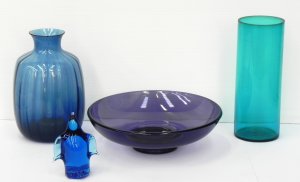Lot 186 - Group lot - Vintage & Modern Coloured Glass - Teal Cylinder Vase,