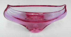Lot 210 - MCM Czech Pink Art Glass Vase - stylish period shape in the manner of