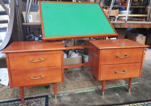 3 Pieces of Furniture incl Adjustable Felt Topped Puzzle Table & Pair of Mid