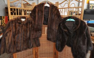 Lot 008 - 3 x Vintage Mink & Fur Coats inc Cape & 2 x Jackets - (1 with