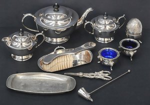 Lot 102 - Group lot Quality EPNS inc 3pce Carrington Teaset, Crumb Tray & Br