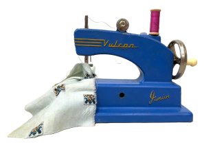 Lot 138 - Vintage 1950s Vulcan Childs English Sewing Machine