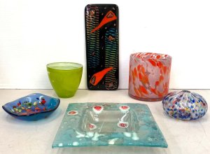 Lot 169 - 6 x pces colourful Art glass incl, Kosta Sea Glasbruk Bowl, cylinder v