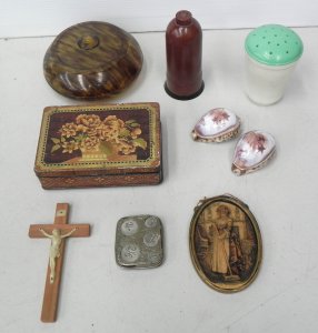 Lot 032 - Vintage group lot inc Victorian German made coin tin, Cadbury Three Br