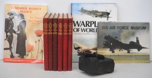Lot 067 - Box lot of Military inc SC set United States Air Force Museum, Model