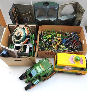 Lot 068 - Group lot of Assorted Teenage Mutant Ninja Turtles Toys & Accessor