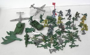Lot 086 - Group of Vintage plastic army men & vehicles inc Britains, Crescen