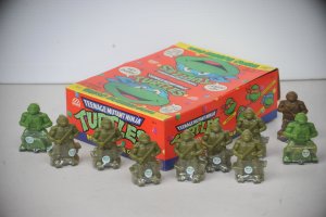 Lot 111 - Vintage Regina Teenage Mutant Ninja Turtles (cartoon) bubblegum POS bo