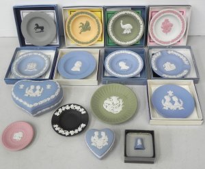Lot 124 - Large Group Wedgwood Jasperware inc Boxed Aust Flora Coloured plates,