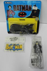 Lot 145 - 3 x Vintage unopened Batman items inc ERTL die-cast 1 43 scale Batmobi