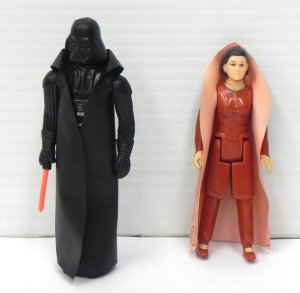 Lot 160 - 2 x Vintage loose Star Wars figures in excellent condition with full i