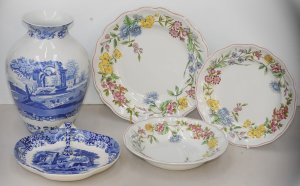 Lot 167 - Group lot of Spode Ceramics inc Blue & White Italian Pattern Vase