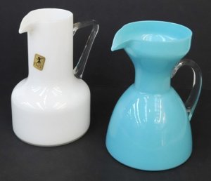 Lot 171 - 2 x MCM Italian Art Glass Jugs - White Erica w original label sighted