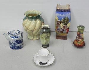 Lot 173 - Group of vintage quality ceramics inc Czeck Alien Ware spiral fluted v