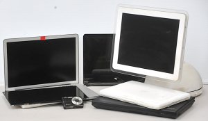 Lot 021 - Group of af Apple computers and parts + others inc G4 iMac, 2 x MacBoo