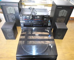Lot 024 - Group lot of Audio inc 1980s Pioneer DC-X21Z stereo double cassette ta