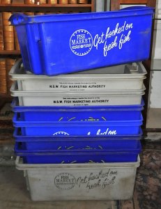 Lot 040 - 8 x formed plastic fisherman's market tubs - 71cm W