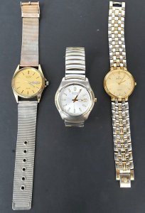 Lot 147 - 3 x vintage Gents' watches inc Bulova Quartz, Seiko SQ100 1NO788, Citi