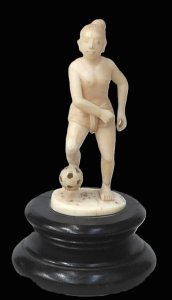 Lot 153 - Vintage Non Composite American Pitz Sport player mounted to circular w