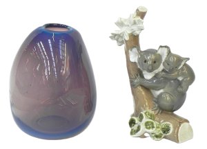 Lot 186 - 2 pces inc Vintage Lladro figure - Koala Love Model 5461 21cm H &