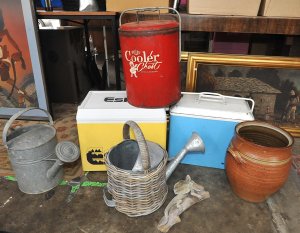 Mixed Lot incl 3 x Vintage Eskys & 3 x Vintage Watering Cans incl Red Willow